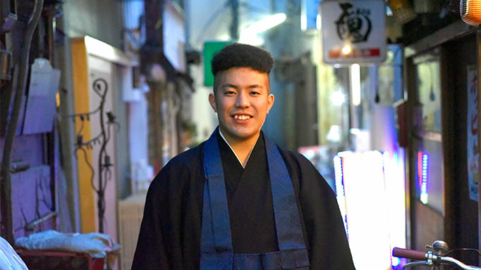 稲田さんが僧侶として活動している際の写真