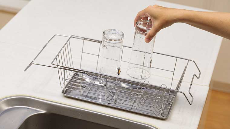 グラスを自然乾燥させる