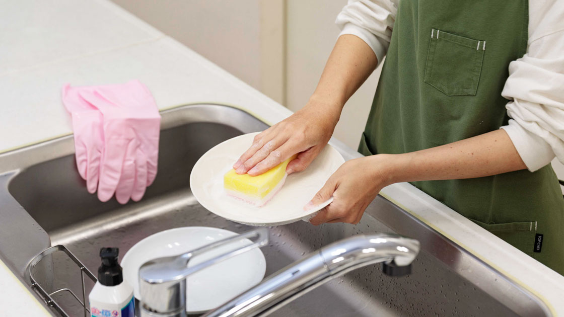 炊事用手袋と食器洗い