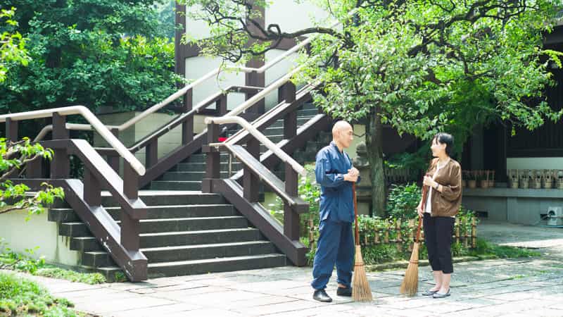 僧侶・松本紹圭さんに聞く|心が整う"ちょうど良い"朝掃除