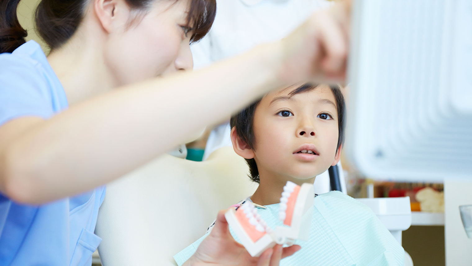 学校歯科健診と歯科医院の検査は違うの？子どもに必要な「予防歯科」