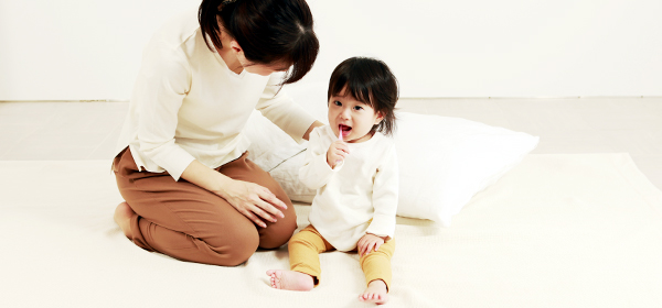 小さな子どもの歯みがきは、親がそばで見守って!