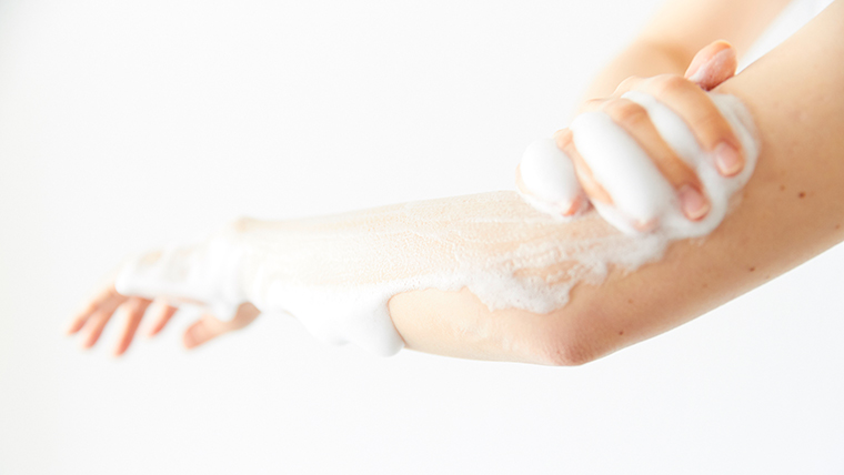 「ボディソープ」で乾燥肌を防ぐ！朝シャワーで乾燥する肌を守る方法