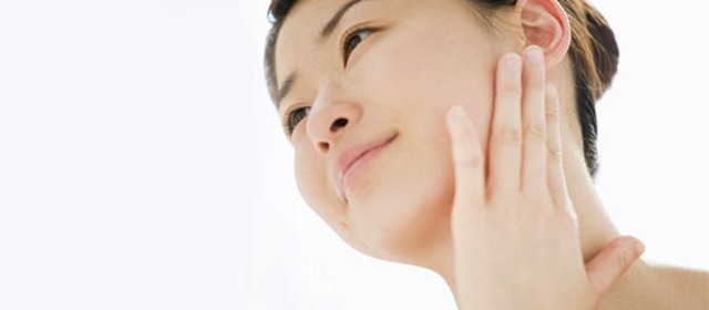 「生理前」にニキビができやすくなる原因