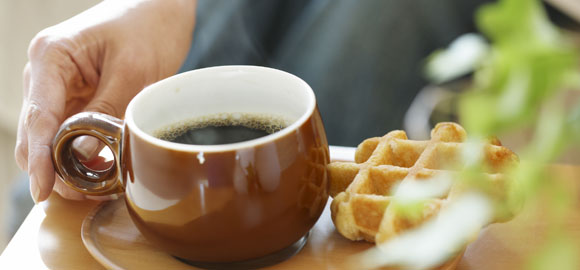 「間食のしすぎ」はむし歯の危険信号!なぜ歯磨きが必要なの?