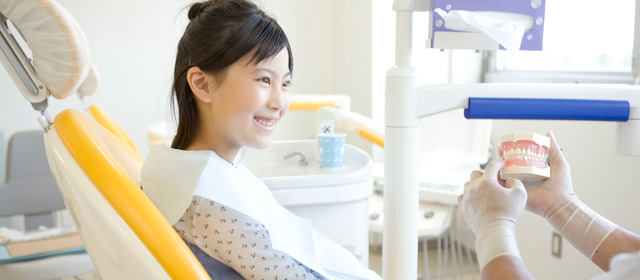 学校歯科健診と歯科医院の検査は違うの?子どもに必要な「予防歯科」