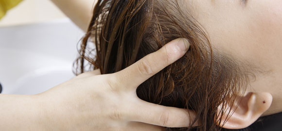 「静電気」や「乾燥」から髪の毛を守る対策