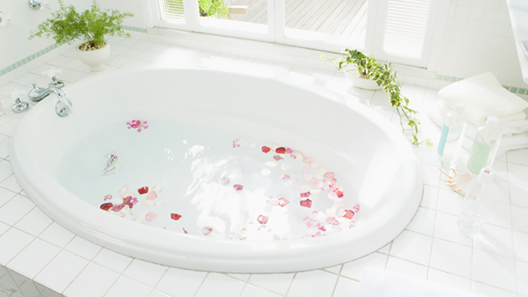 肌のうるおいを守る入浴法！お風呂タイムでできる保湿ケアのポイントをご紹介